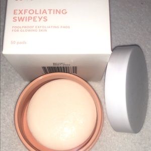 Go-To skincare Exfoliating swipes 50 pads